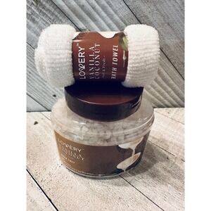 LOVERY‎ Vanilla Coconut Bath Salt & Wash Cloth Set Soft & Fresh